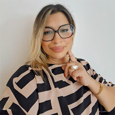 Founder_MentalGlowUp_Selfie_Brille